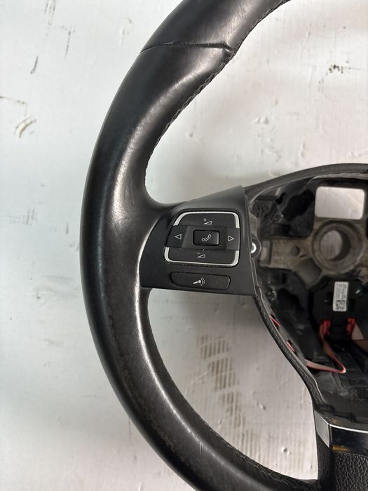 Volan din piele cu comenzi gama Volkswagen