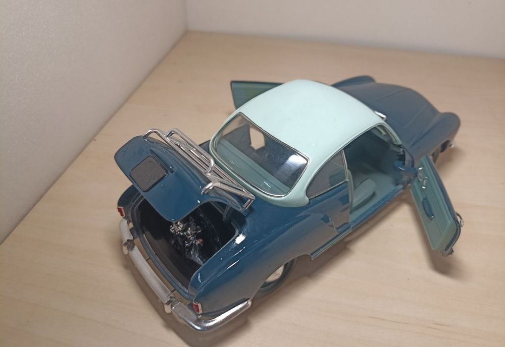 VW Karman 
Scara 1:18
Solido 

Pozele reflectă realitatea. Se vinde ex