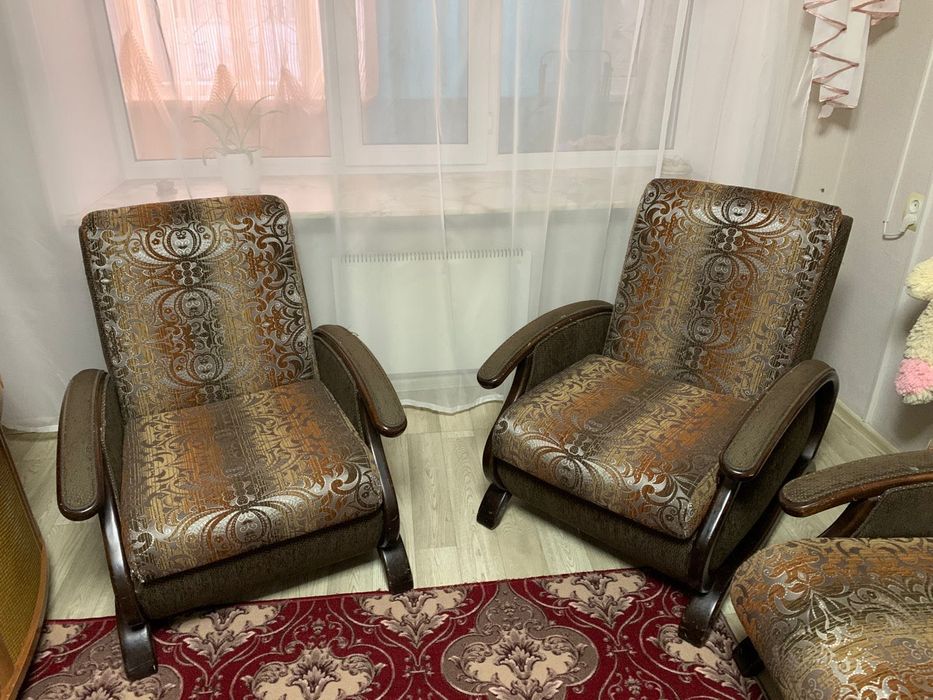 Продается диван и кресла
