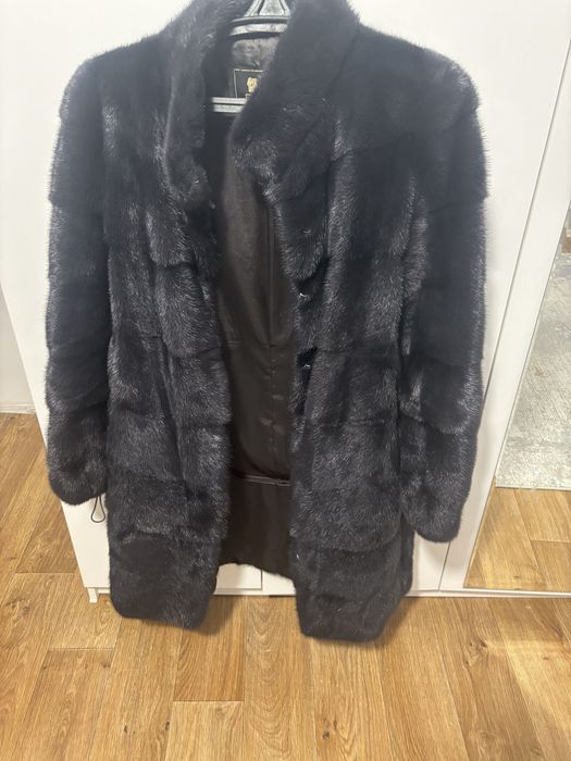 Продам шубу в отличном состояние