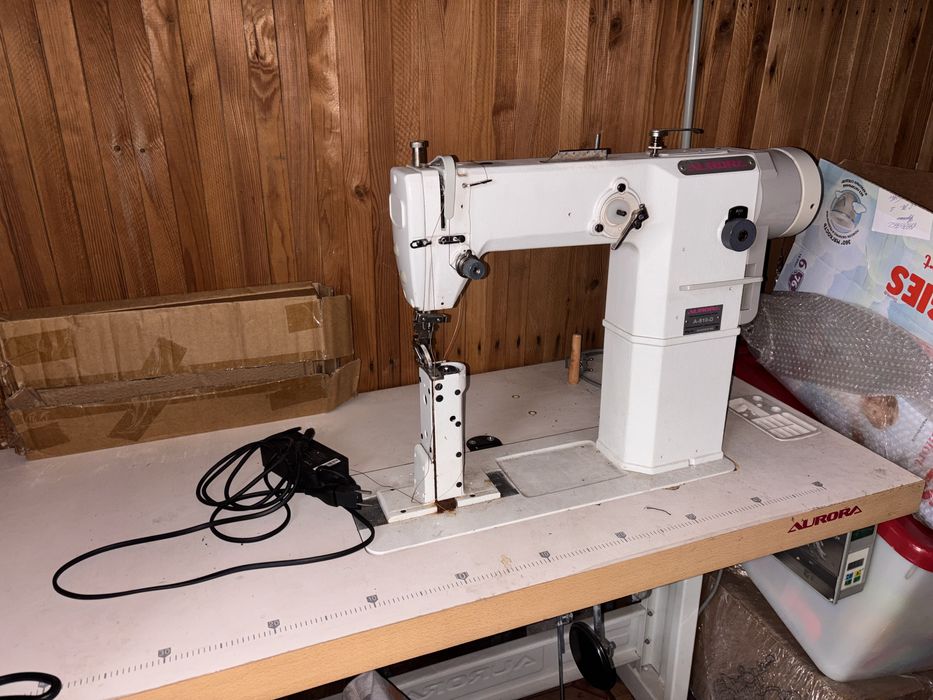 Колонковая швейная машина