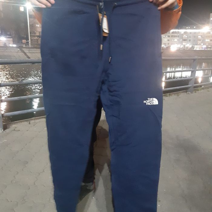 Продам костюмы The north face