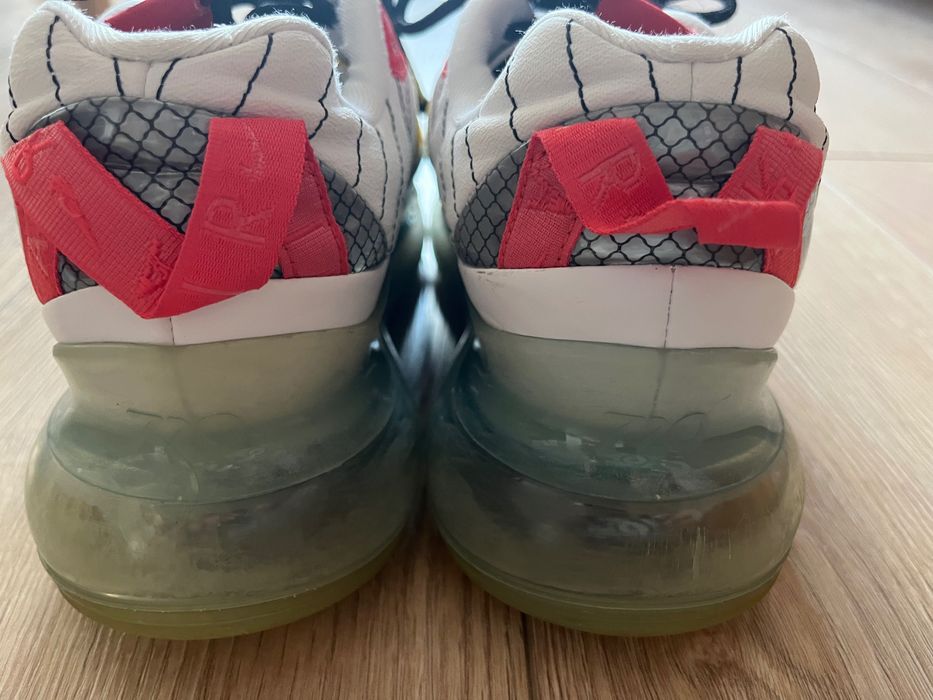 Маратонки Air Max 720-818