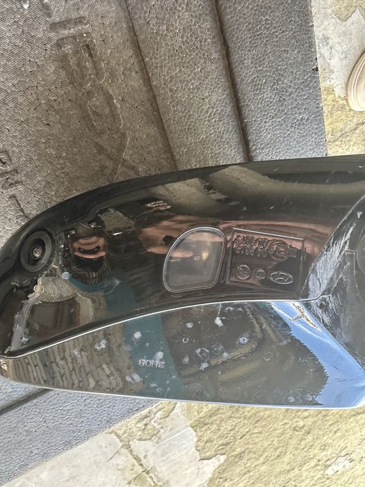 Боковое правое зеркало