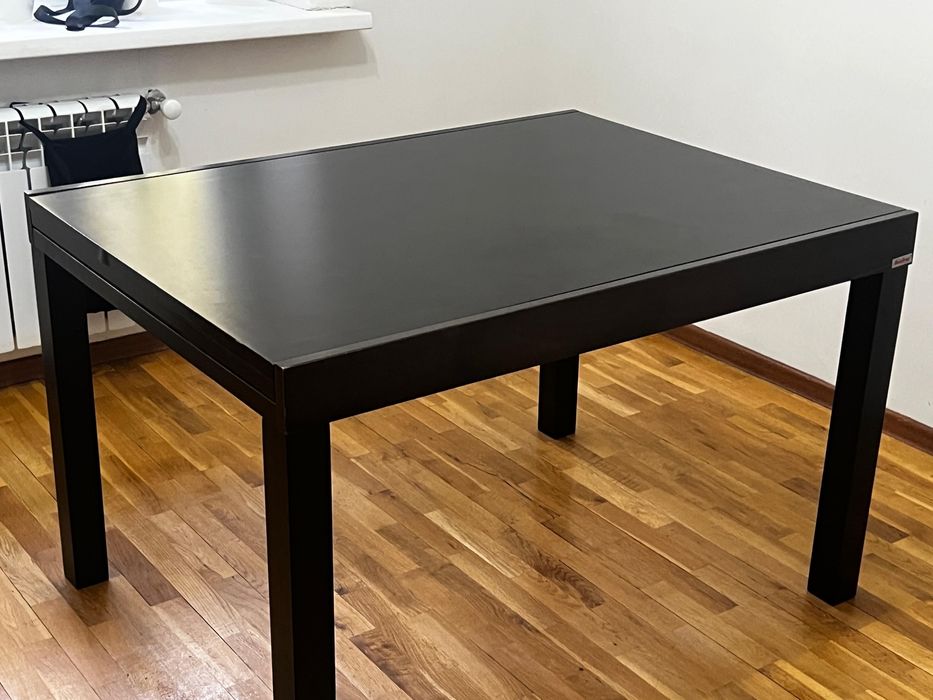 гостевой кухонный стол