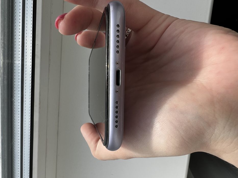 Продам iPhone 11 64Gb фиолетовый