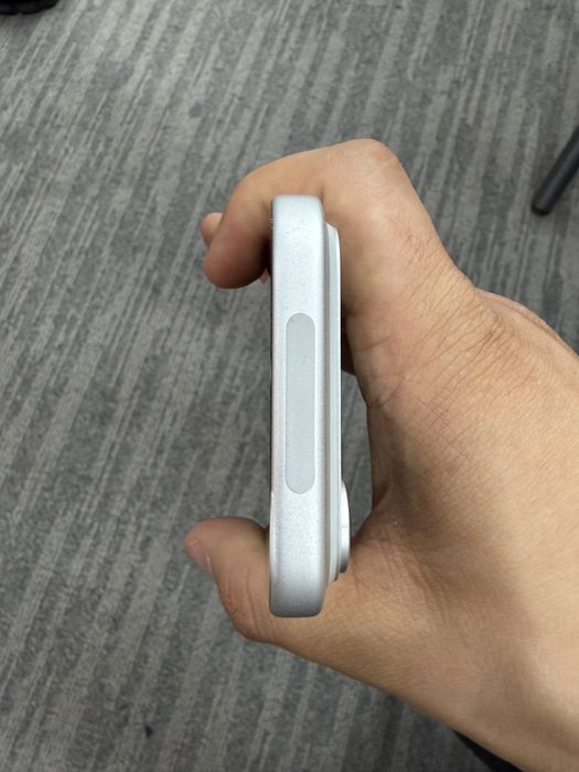 iPhone 17 pro silver sotiladi