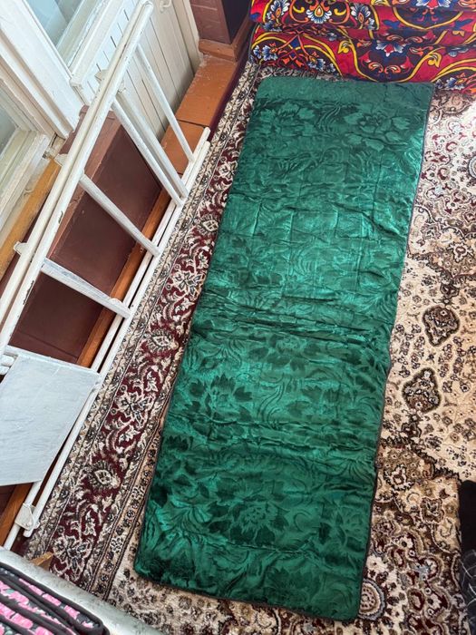 Курпача сотилади