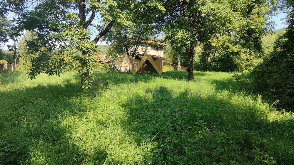 Парцел в Перник, област-с.Драгичево площ 600 цена 60000
