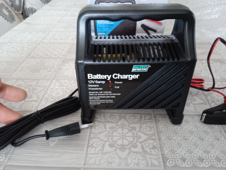 Зарядно устройство за акумулатори 6/12 V