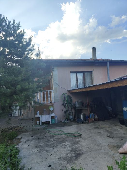 КЪЩА В с .Калчевоо