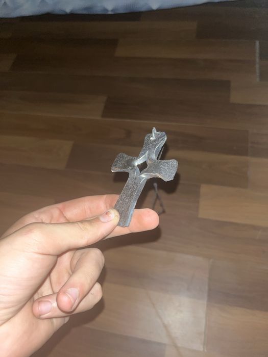 Vand cruce forjata manula