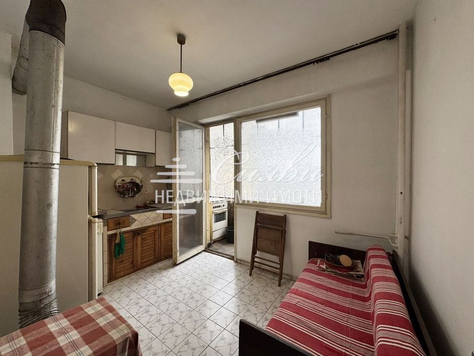 Тристаен апартамент на предпочитан ЧЕТВЪРТИ ЕТАЖ – кв. Пети полк