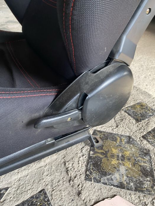 Спортивное сиденье Recaro