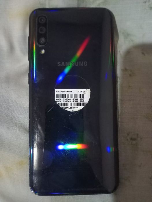 Продам    Самсунг А 50   128г