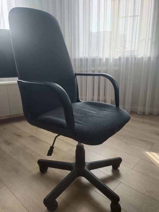 Кресло офисное рабочее