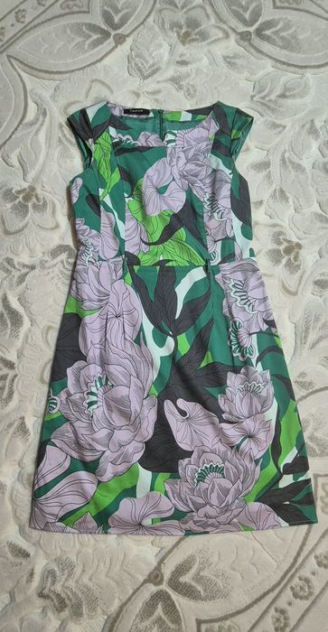 Rochie florala Taifun
