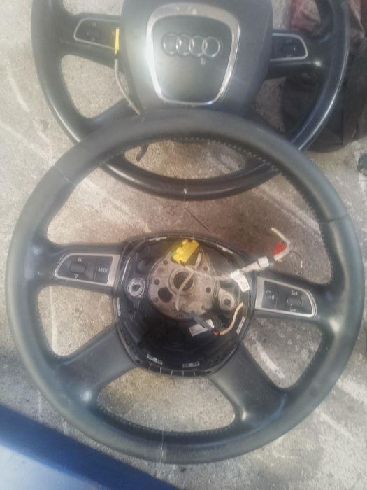Volan Audi A4 b8 în patru spițe cu airbag