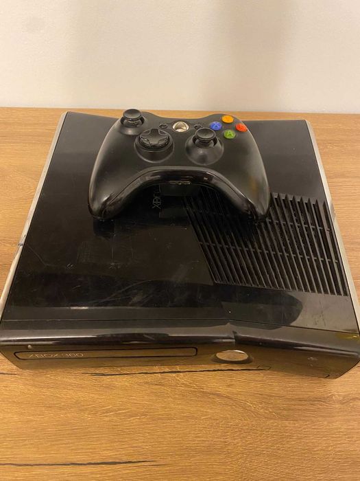 Xbox 360 slim modat RGH3, 320gb, 20 de jocuri