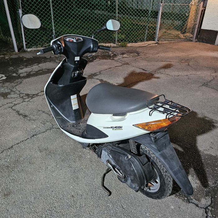Suzuki address v50