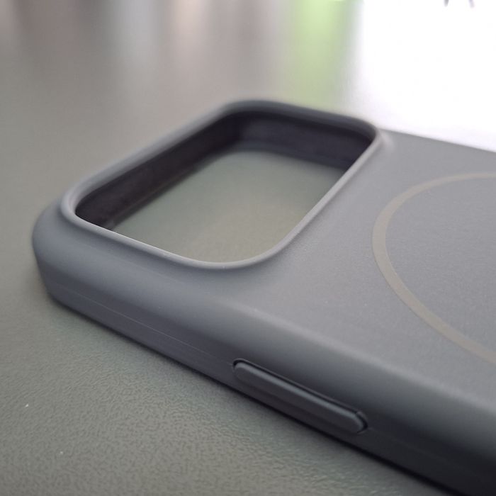 Силиконов гръб/кейс Mag safe за iPhone 17 Pro защита на камера