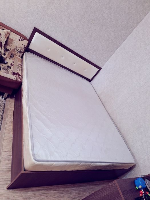 Спальний гарнитур