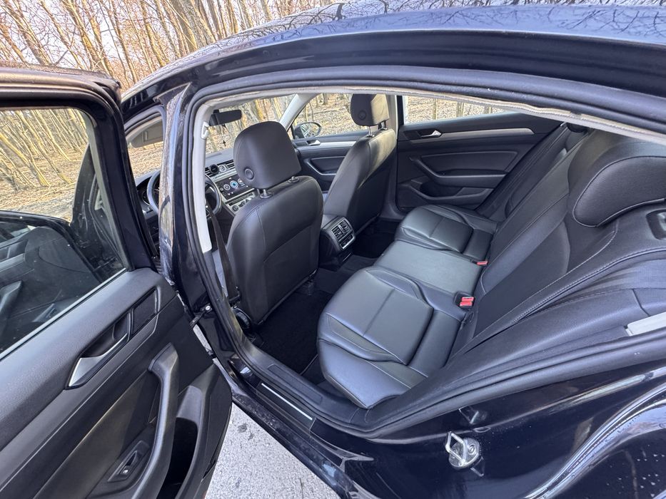 Volkswagen Passat 2.0 TDI 150 CP DSG, km reali