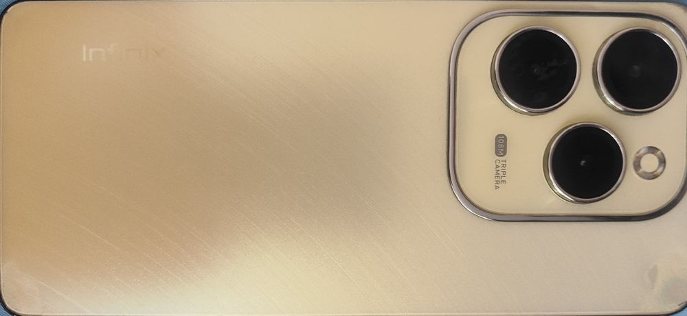 Смартфон Infinix Hot 40 PRO