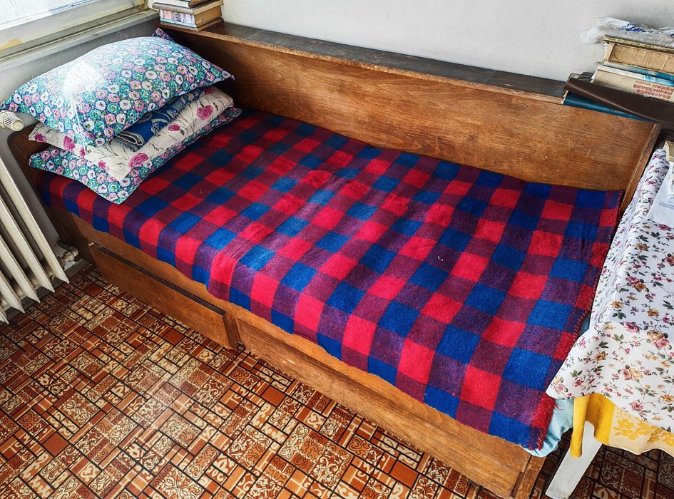 Ретро диван с 2 бр. фотьойли и 2 бр. табуретки