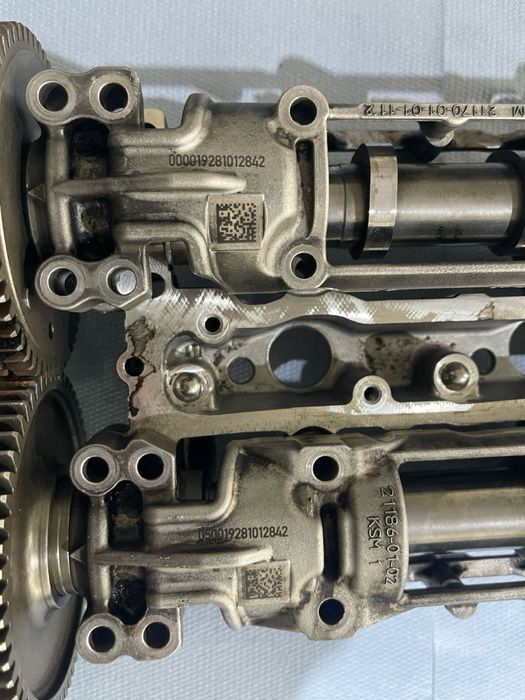 Chiulasa baterie ulei baie pompa injectie Mercedes W213 2.0