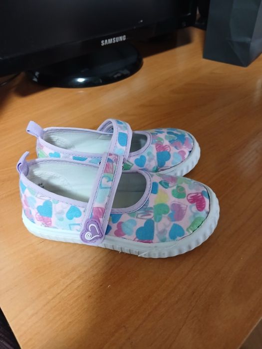 Продам детскую обувь..