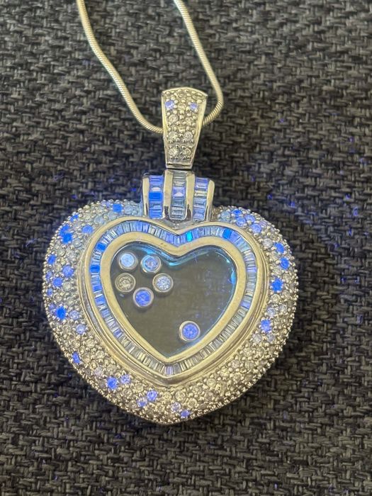 Златно сърце 18К с 220бр диаманти