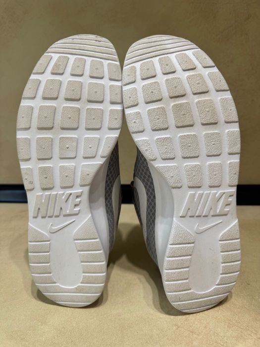 Nike Tanjun.