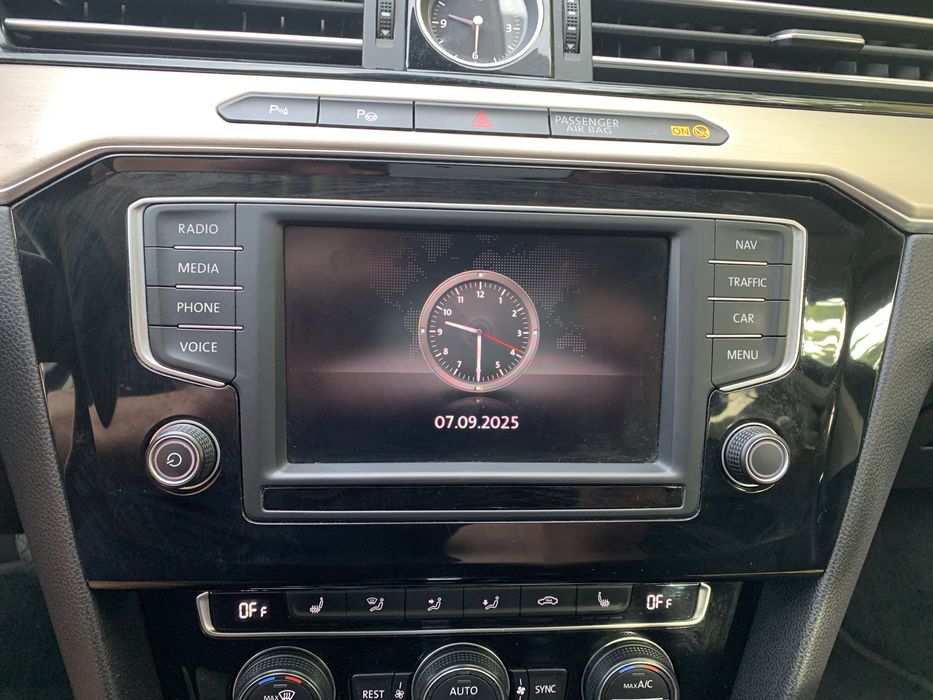 Дисплей Пасат Б8