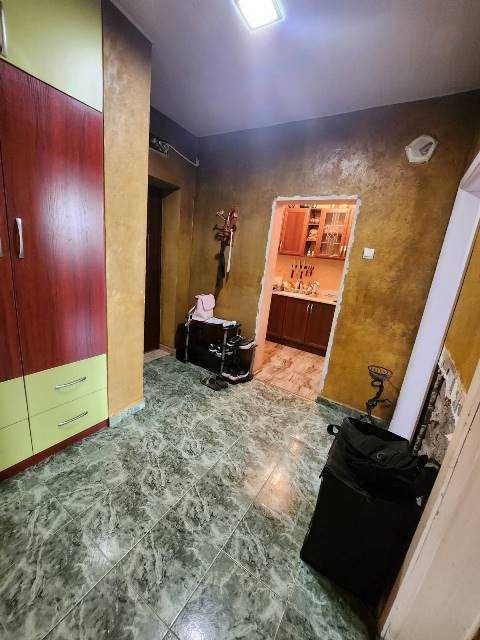 Продава се Двустаен апартамент в Търговище, Център - 60 кв.м за 1020 €/кв.м - Снимка #2