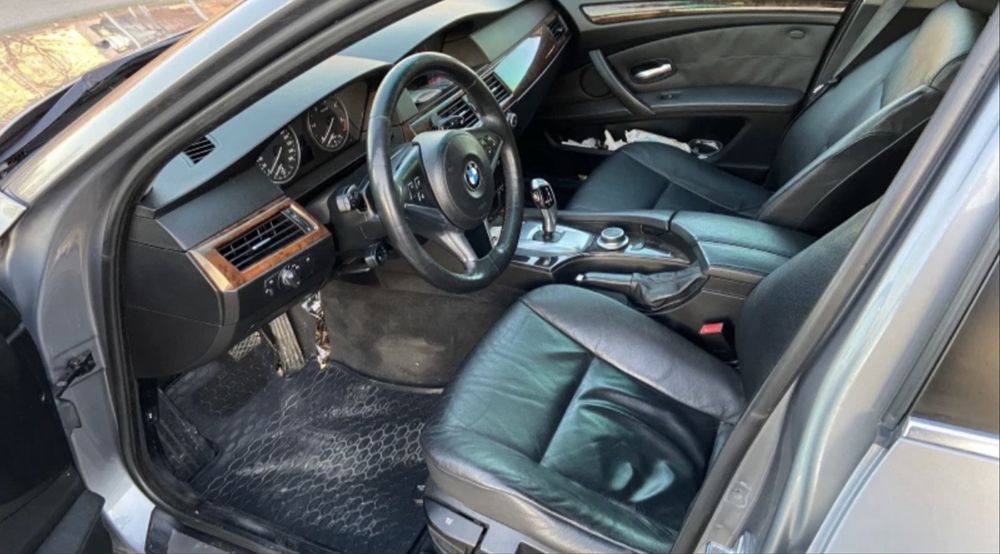 Автомобил BMW 525