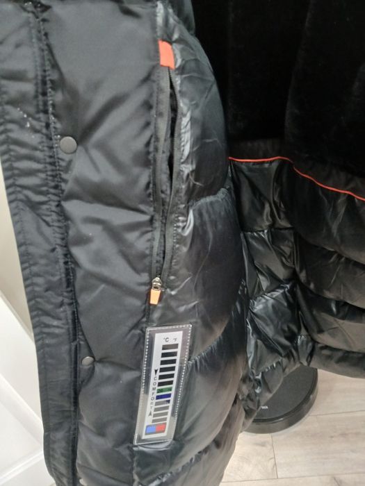 Продам новую куртку.