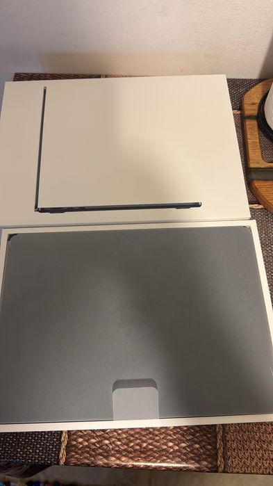 Apple Macbook M4 16/ 512 Nou