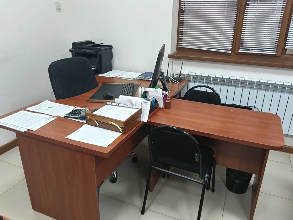 Офисная мебель, столы, шкафы