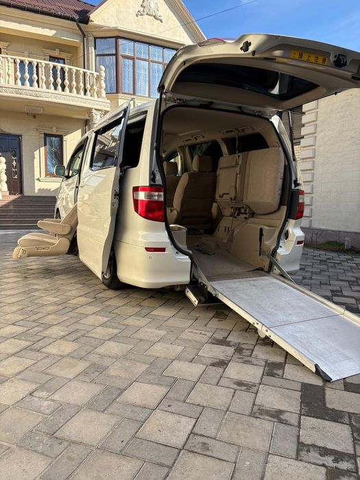 Продам Toyota Alphard