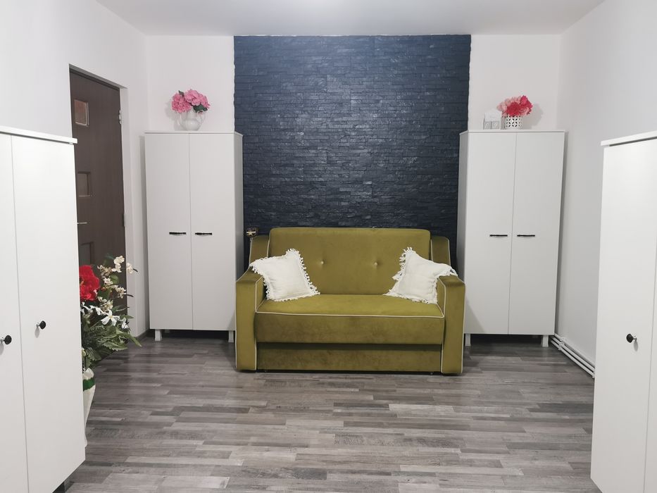 Vand apartament 3 camere, et 1