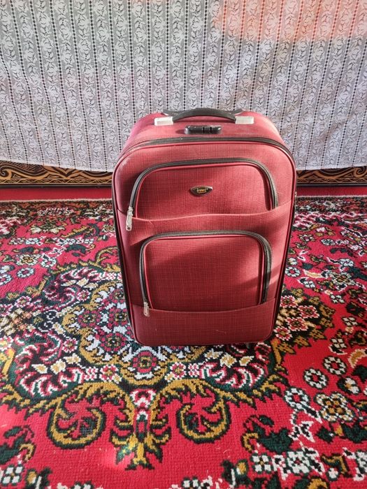 Чемодан на колёсах