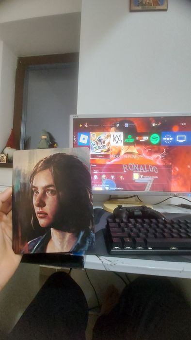 Vând the last of us 2 varianta PREMIUM