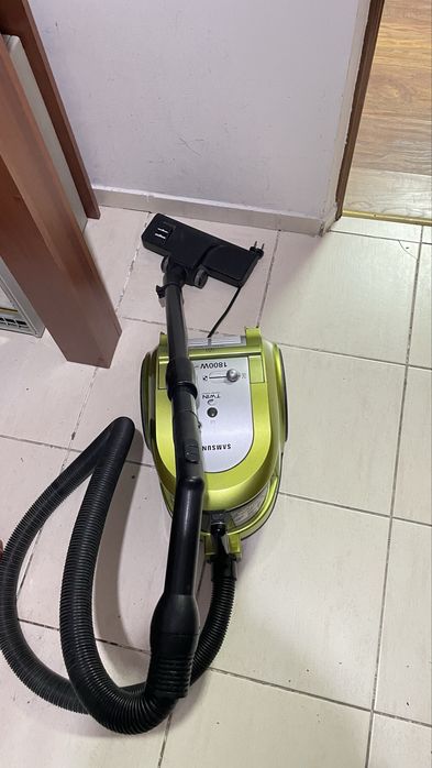 Продается пылесос LG, б/у, 15000 тенге