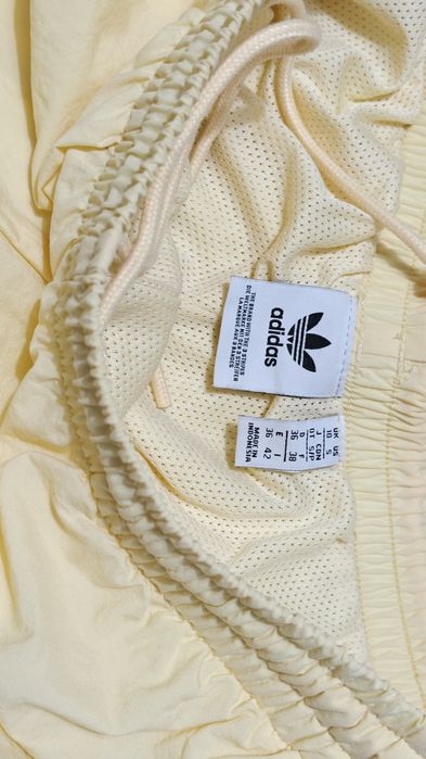 Pantaloni pentru femei Adidas Originals S/M