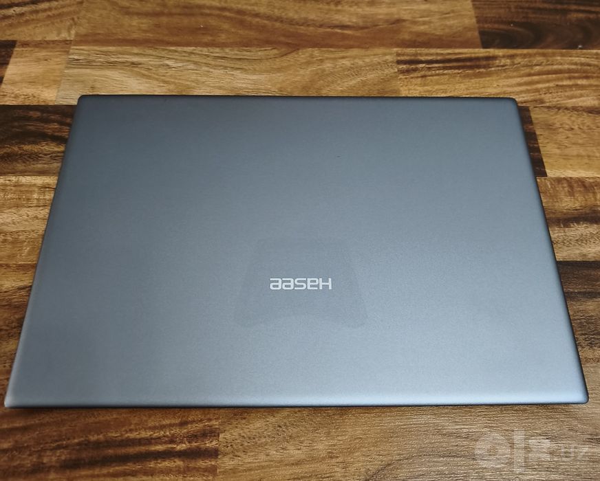 Celeron 5205u/256gb ssd/8gb ddr4/корпус металл/аккумулятор отличный