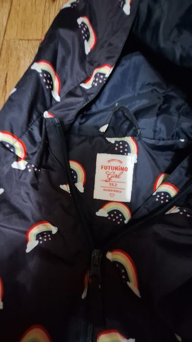 Продам куртку детскую