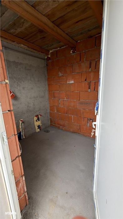 Duplex despartit de garaj