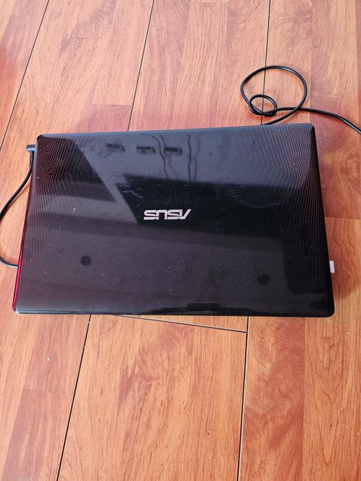 Vând laptop gaming adus