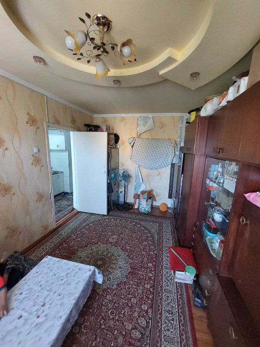 Продаю квартиру Яшнабадский р-он Слонима в быв.общежит. 2-х ком 4-этаж